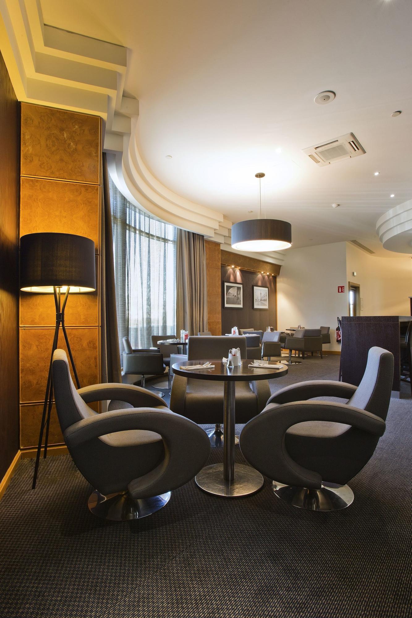 Hotel Hilton Paris Charles De Gaulle Airport Le Mesnil-Amelot Exterior foto