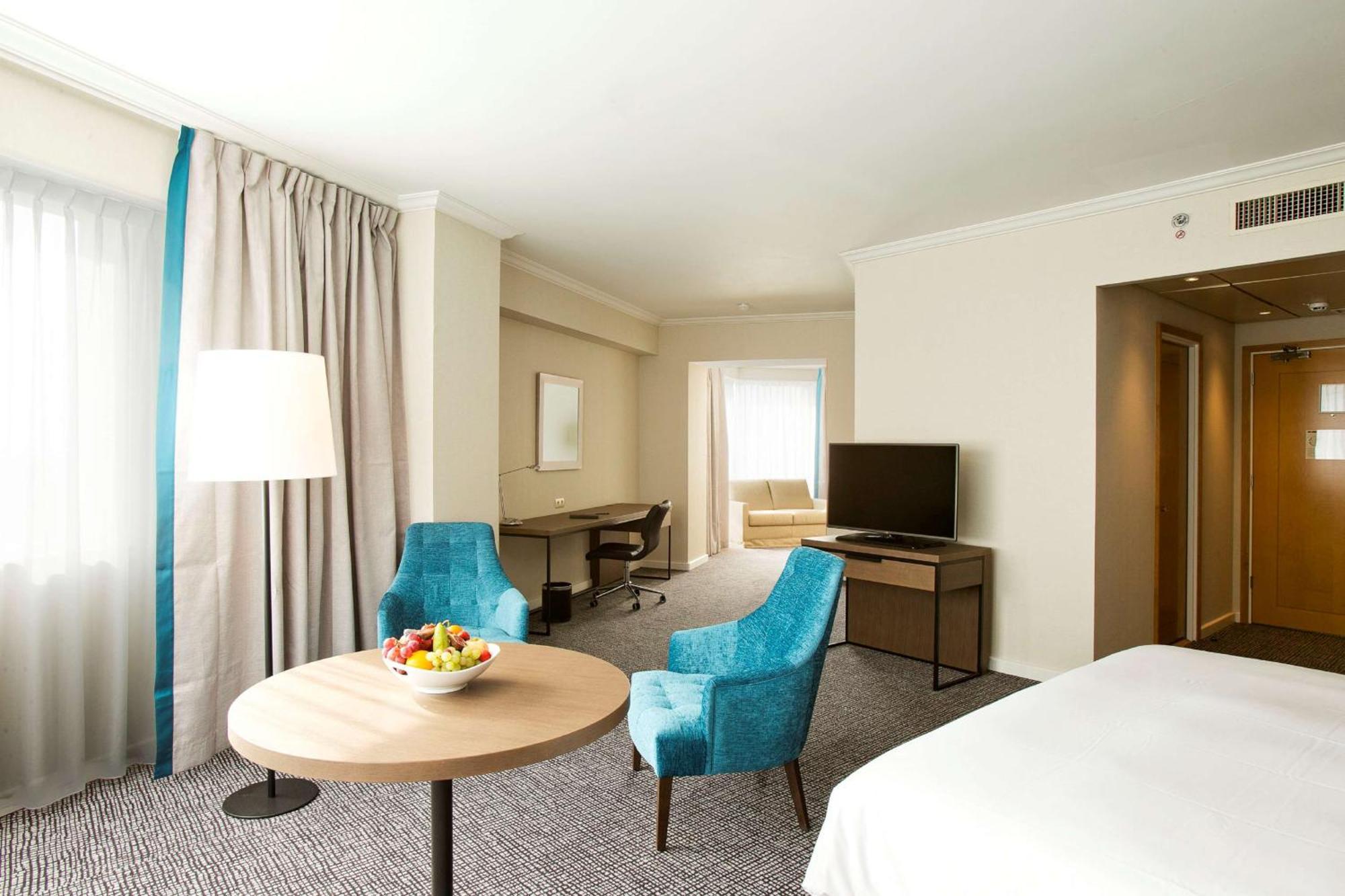 Hotel Hilton Paris Charles De Gaulle Airport Le Mesnil-Amelot Exterior foto